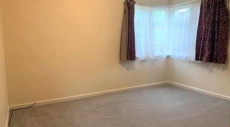 Warm 2 Bedroom + Office Home with extra Rumpus/Hobby Space - Photo 3