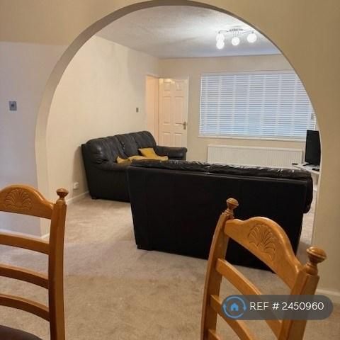 4 bedroom detached house to rent - Photo 1