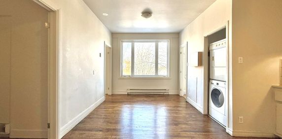 4.5 Semi-Meublé à St-Sauveur - Photo 2