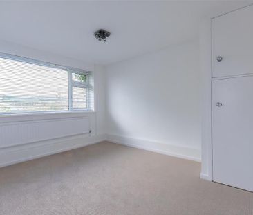 2 bedroom maisonette to rent - Photo 2