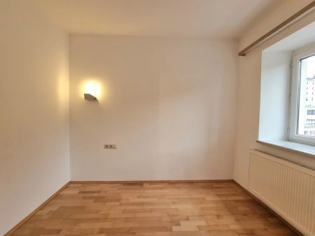 Helle 2-Zimmer-Wohnung mit Südbalkon, zentrumsnahe Lage - Foto 2