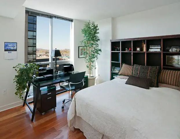 Executive Furnished 2 bedroom Apartment | 1118 12 Avenue Southwest, Calgary - Photo 1