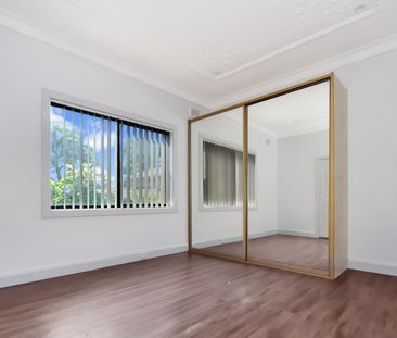 Renovated Four-Bedroom Home - Photo 5