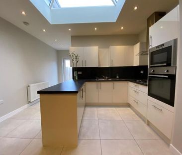 3 bedroom terraced house to rent - Photo 6