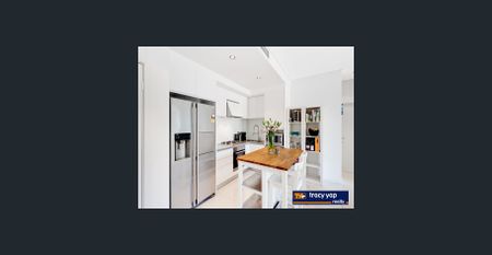 Impeccable Apartment In A Boutique Complex - Photo 4