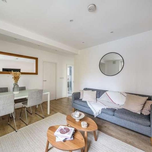 Barrow Hill Estate, London, NW8 - Photo 1