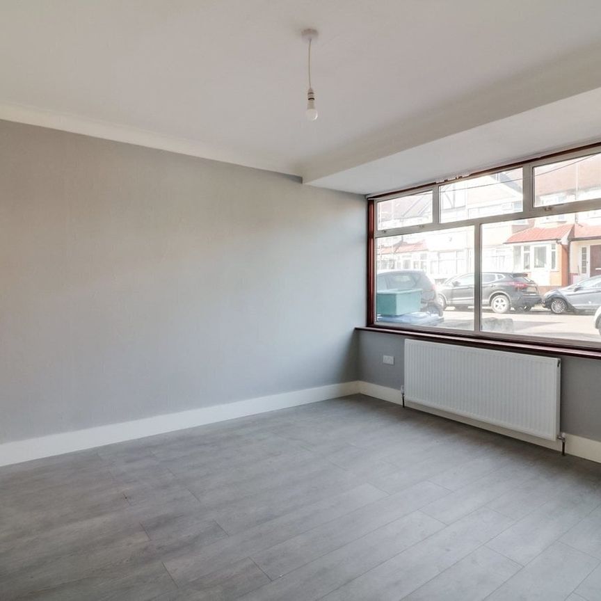 Rowley Close, Wembley, HA0 - Photo 1