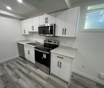 2 Bedroom Lower Unit in Kensington - Photo 3