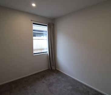 Lovely Three Bedroom Townhouse in Wigram - Photo 2