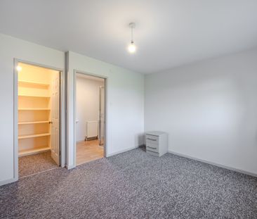 Newall Carr Road, Newall With Clifton, LS21 2HD - Photo 2