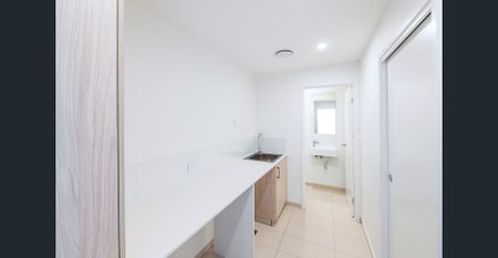 Luxury Waterfront living at Cova, Hope Island - Photo 4