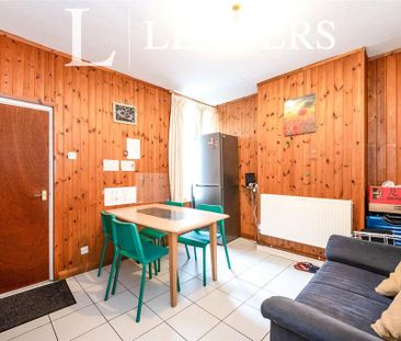 4 bedroom terraced house to rent - Photo 1