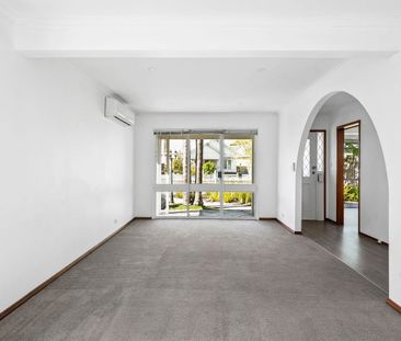 Comfortable Property with Plenty of Accommodation - Photo 2