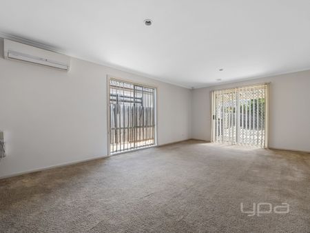 THREE BEDROOM GEM! - Photo 2