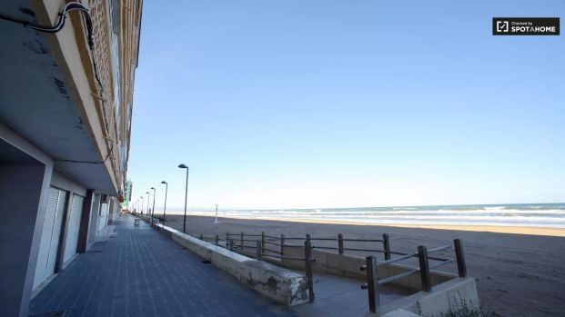 Amazing 2-bedroom apartment for rent in El Perellonet - Photo 1