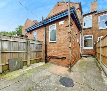 3 bedroom terraced house to rent - Photo 5