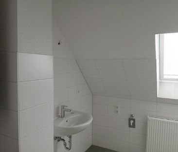 Charmante Dachgeschosswohnung in bester Wohnlage! - Photo 2