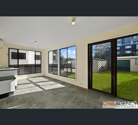 12 Moore Street, West Gosford, NSW 2250 - Photo 2