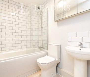 3 bedroom house to rent Meadow Gardens, Buckingham, Buckinghamshire... - Photo 6