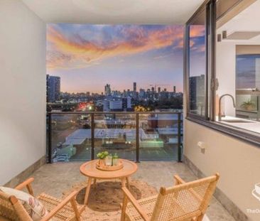 Large 2 Bedroom Apartments with Uninterrupted City Views - Photo 6