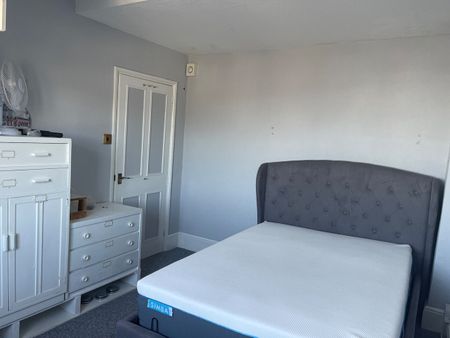 Room in a Shared House, Sussex Square, BN2 - Photo 3