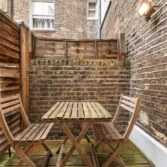 Studio to rent - Photo 1