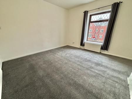 Rochdale Road, Shaw, OL2 - Photo 2