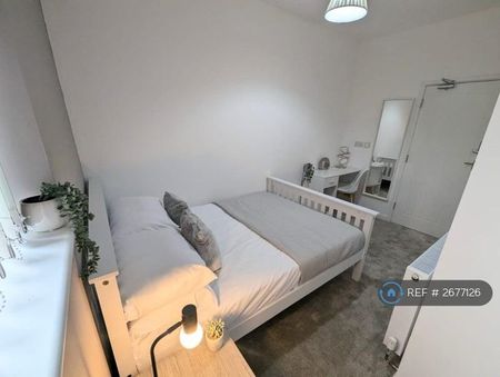 1 bedroom in a house share to rent - Photo 3