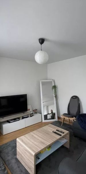 En plein centre - Photo 1