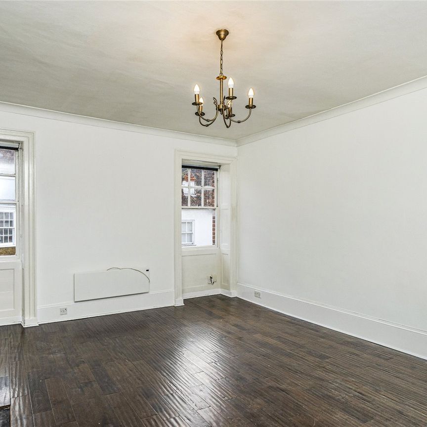 Guildford Street, Chertsey, Surrey, KT16 9AS - Photo 1