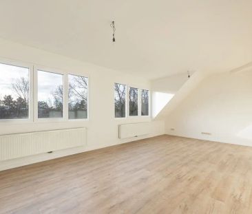 Prachtig dakappartement met 2 ruime slaapkamers te Schoonbroek. - Photo 1