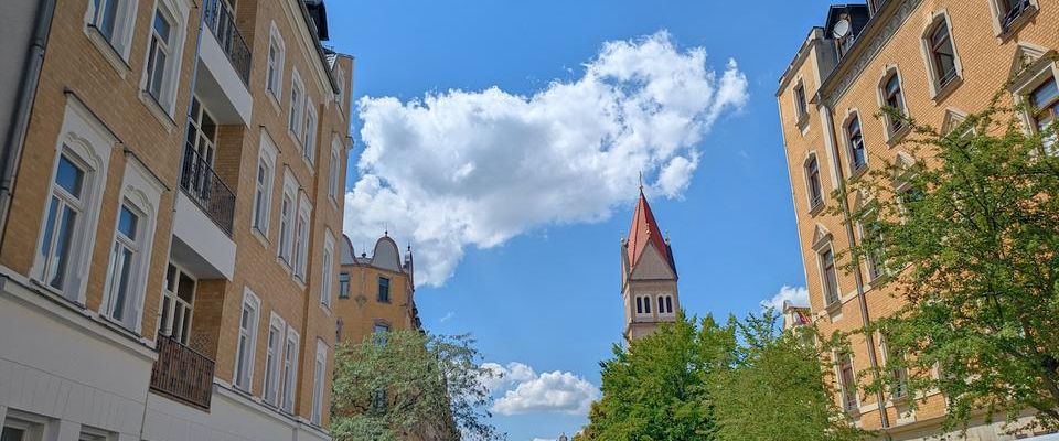 ++ Dein neues Zuhause: günstige, helle 2-Raum Wohnung im schönen Altbau! zentrumsnah ++ - Photo 1
