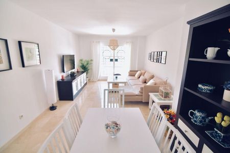 Planta baja de alquiler en Calle Aligustres de Baviera, 14, Caleta de Vélez - Photo 4