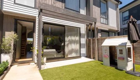 Warm and Inviting St Vincents Ave Beauty - Photo 5