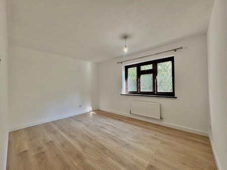 Pevensey Way, Frimley, Camberley, Surrey, GU16 - Photo 5