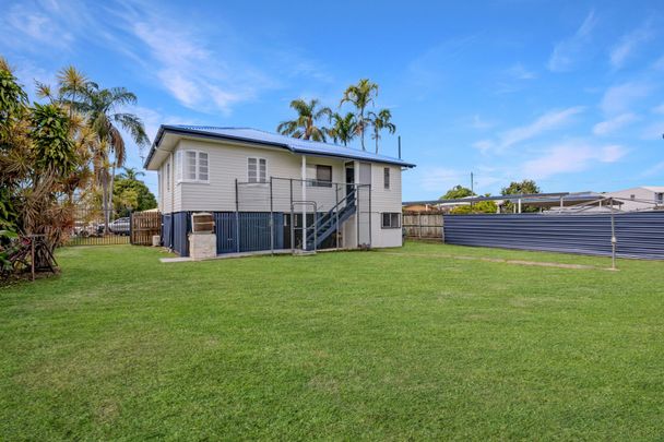 Beautifully Presented Queenslander - Photo 1