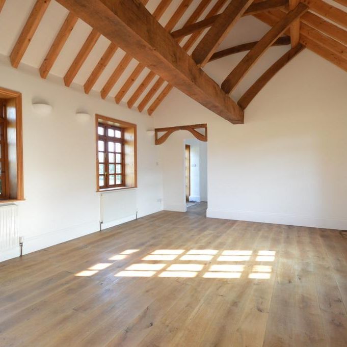 3 bedroom barn conversion to rent - Photo 1