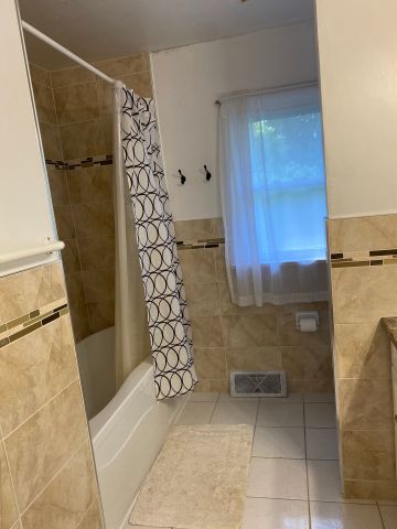 For Lease - 270 Sarnia Road Unit# main level, London North, Ontario - Photo 3