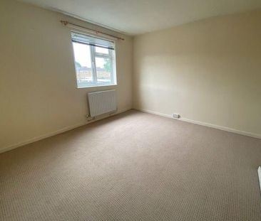 2 bedroom end of terrace house to rent - Photo 3