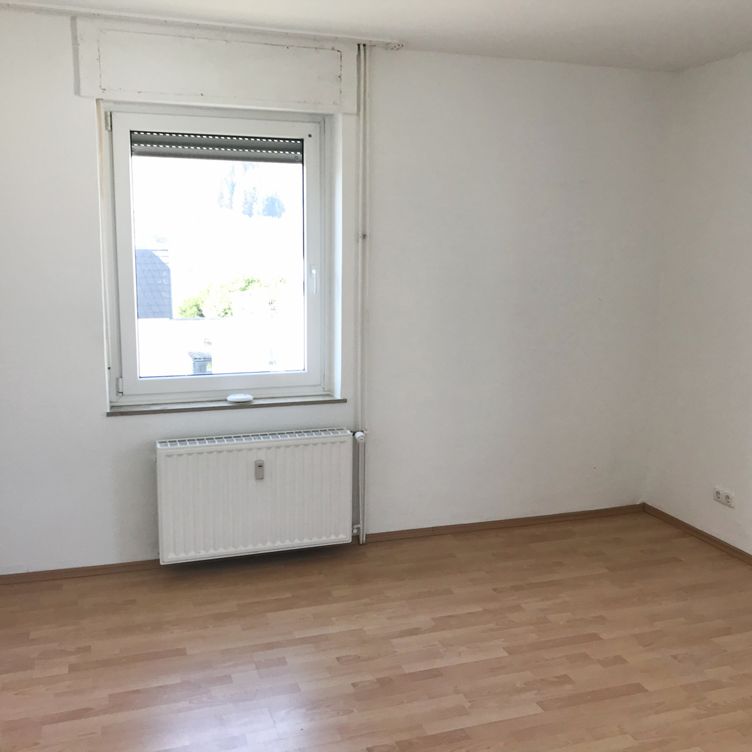 Jetzt wird es schön! *2 renovierte Zimmer erwarten Sie* - Foto 1