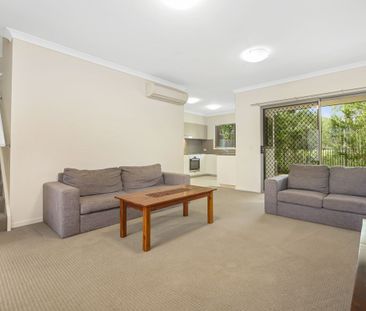 Three Bedroom Townhouse in Glen Eden with Pool & BBQ Facilities! - Photo 1