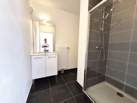 Location Appartement 2 pièces 42m² RONCQ 59223 - Photo 4