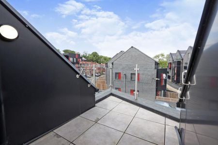 3 bedroom terraced house to rent - Photo 3