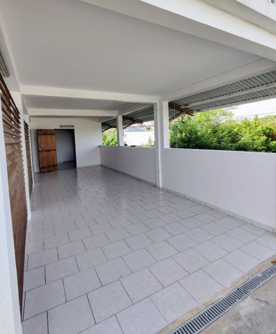 Location appartement 1 pièce, 51.31m², Le Robert - Photo 5