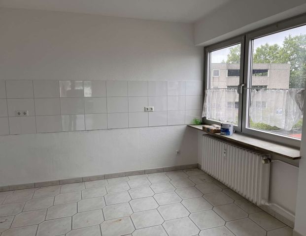 Mit Balkon - 100 m² - 3-Zimmer Wohnung in zentraler Wohnlage. - Photo 1