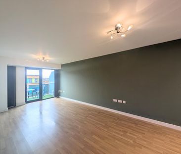 2 bedroom flat to rent - Photo 2