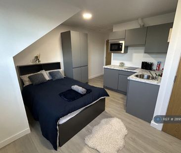 Studio to rent - Photo 1