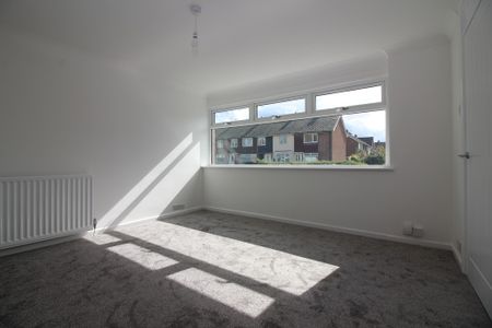 3 Bedroom End Terraced House - Photo 4