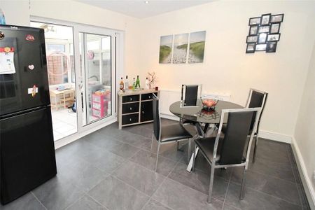 2 bedroom semi-detached house to rent - Photo 4