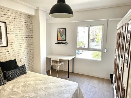 Carrer del Poeta Mas y Ros, Valencia, Valencian Community 46021 - Photo 5